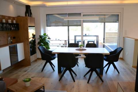 Esszimmer-Burguesa-Eiche-Liebherr-Weintemperrierschrank-004