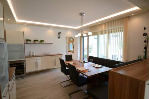 Esszimmer-Weintemperrierschrank-Haas-Grando-Eckbank-002