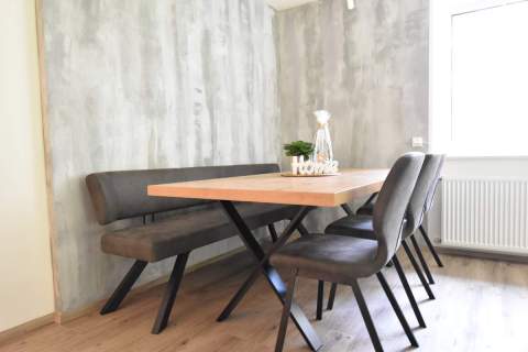 Selecto-schwarz-Tisch-Kreuzgestell-Eiche-001