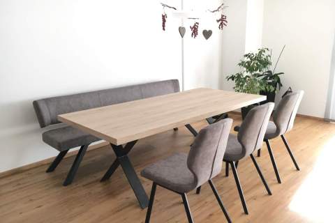 Selecto-schwarz-Tisch-Kreuzgestell-Eiche-002