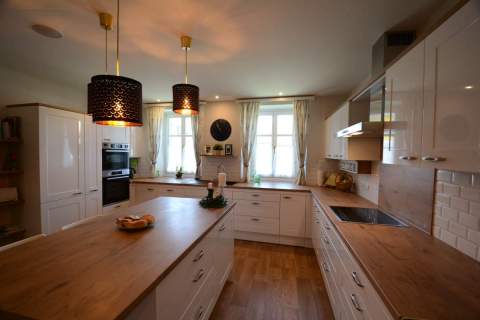 Dankuechen-Classico-Landhaus-Polarweiss-Burguesa-Eiche-006