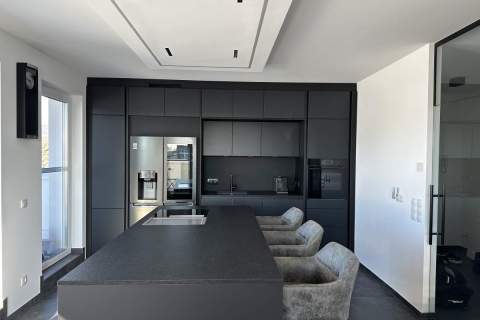 Dankuechen-Silbermond-Anthrazit-matt-Granit