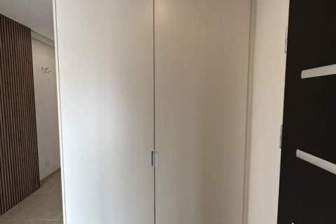 Hochschrankverbau-weiss-