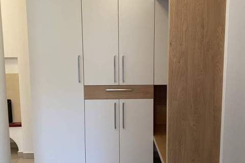 Vorzimmer-Garderobe-weiss-Eiche-008