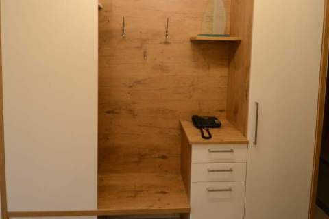 Vorzimmer-Garderobe-weiss-Eiche-013