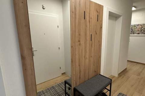 Vorzimmer-Weiss-und-Eiche-Artisan
