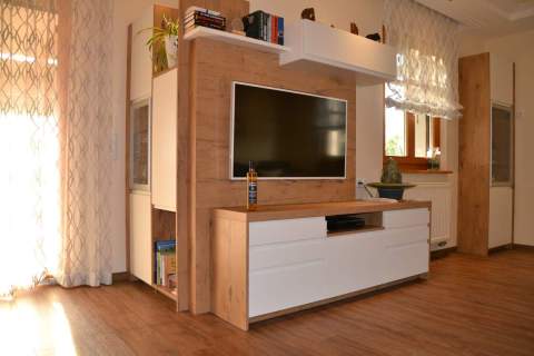 TV-Verbau-Eiche-Lack-matt-003